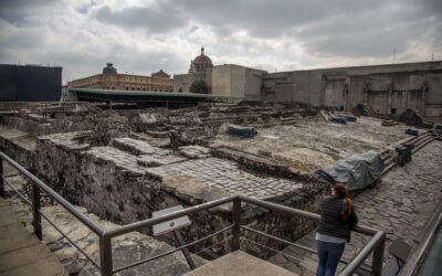 Aztec Architecture: Floating Gardens & Aqueducts in Tenochtitlan